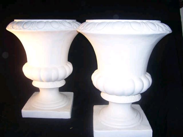 Rental store for STAND, URN 20  WHITE PLANT in Mycity ZZ